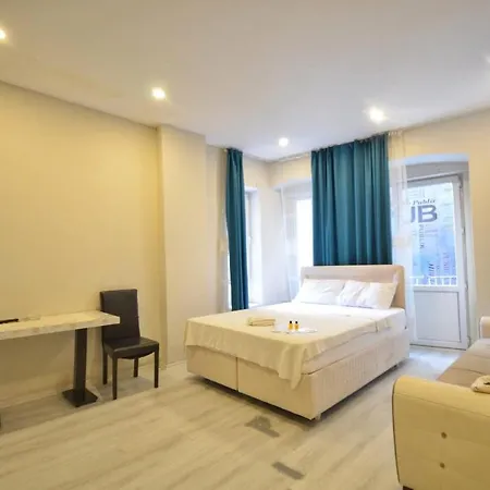 Trilya Hotel *