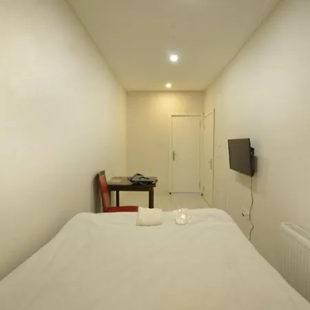 Trilya Hotel *